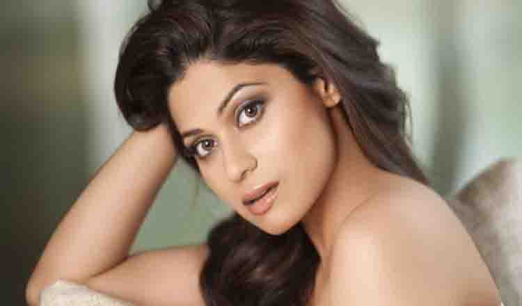 BIG BOSS 15 में भाग लेने के लिए तेजस्वी प्रकाश ने छोड़ा जी कॉमेडी शो?