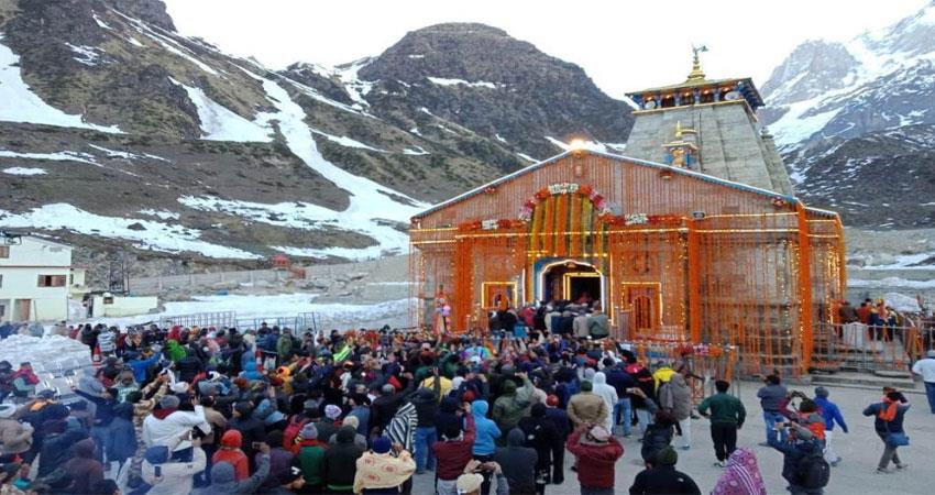 शिव के जयकारों के साथ केदारनाथ धाम के कपाट खुले