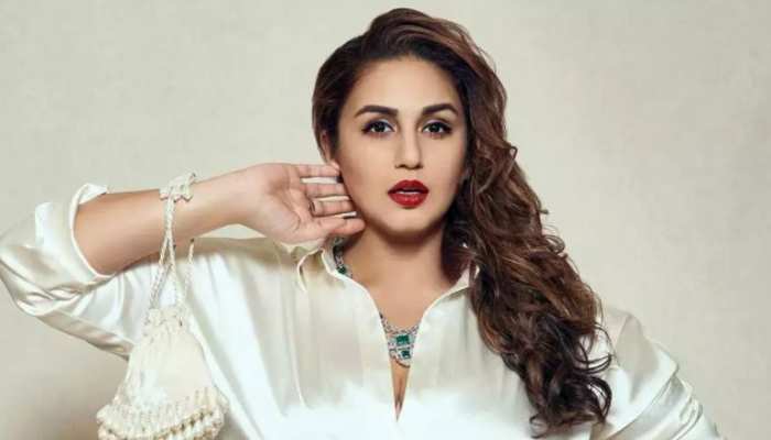 35 की उम्र में बोल्ड हुईं Huma Qureshi , बेहद छोटी ड्रेस पहन बिखेरे हुस्न के जलवे