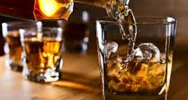 शरीर पर Alcohol रगडऩे के ये फायदे जान हैरान हो जाएंगे आप